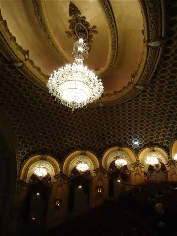 2012-06-27-State-Theatre-main-room-and-side-chandeliers