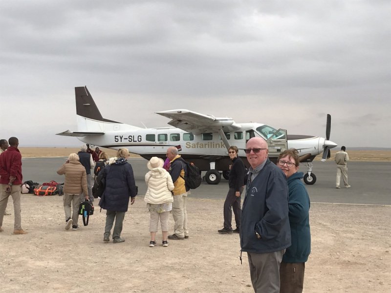 Tourists-boarding-plane