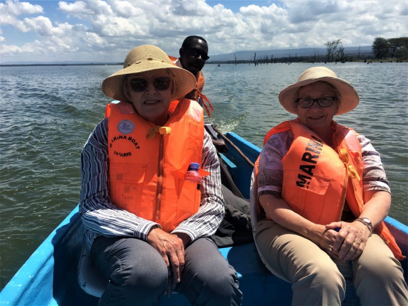 Tourists-on-boat-excursion